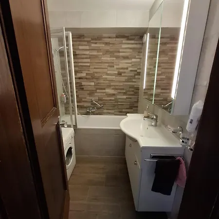 Montana Etoilee Apartman *